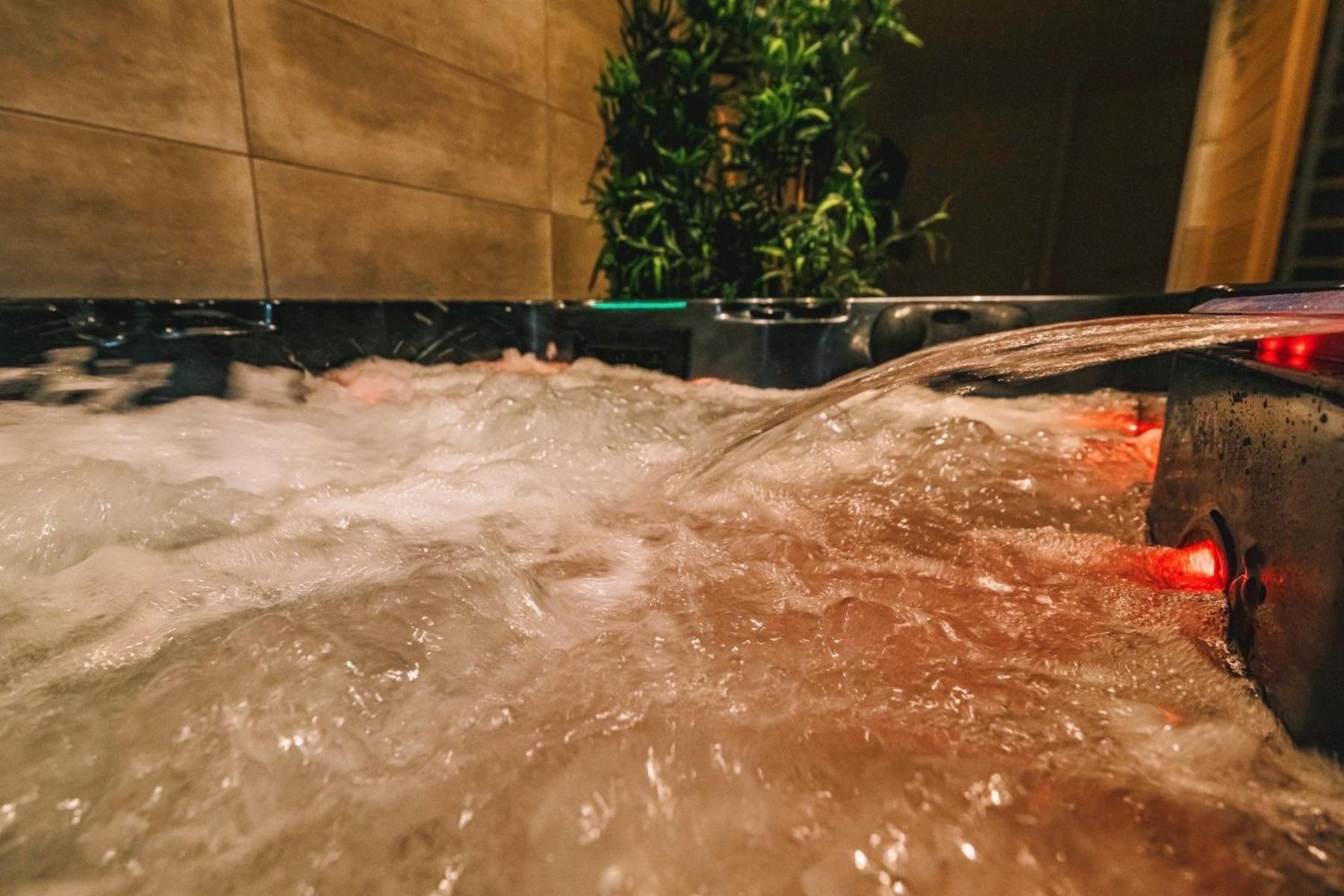 Spa Appartement O Temps Suspendu Reims Centre Sauna Et Jacuzzi Exterior photo